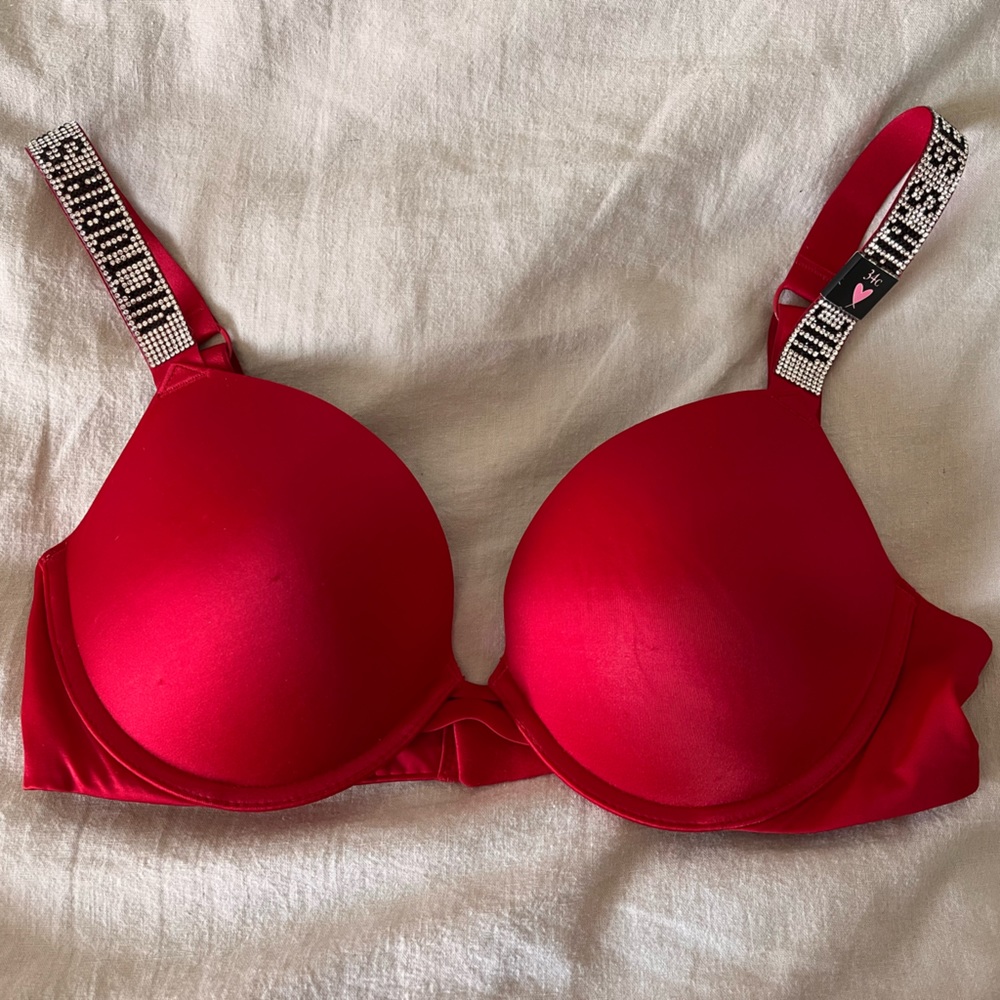 Victoria Secret Very Sexy Push Up Bra Size 34C.   Sells for $69